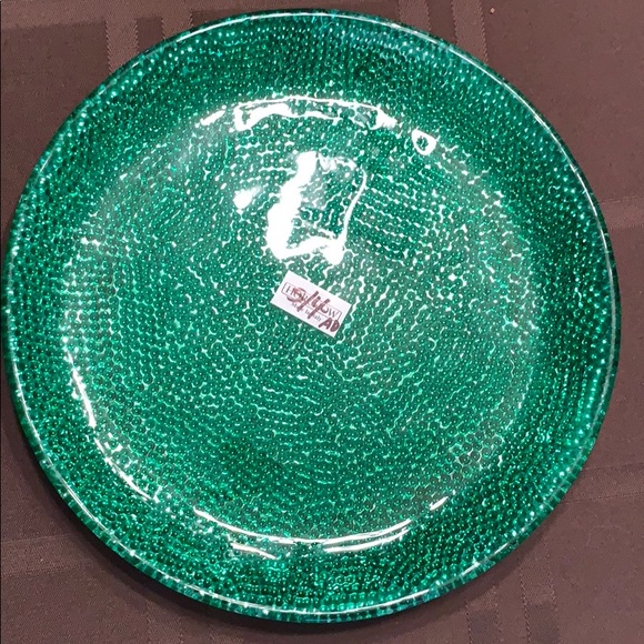 New set of 4 holiday red/green plates - Picture 3 of 4